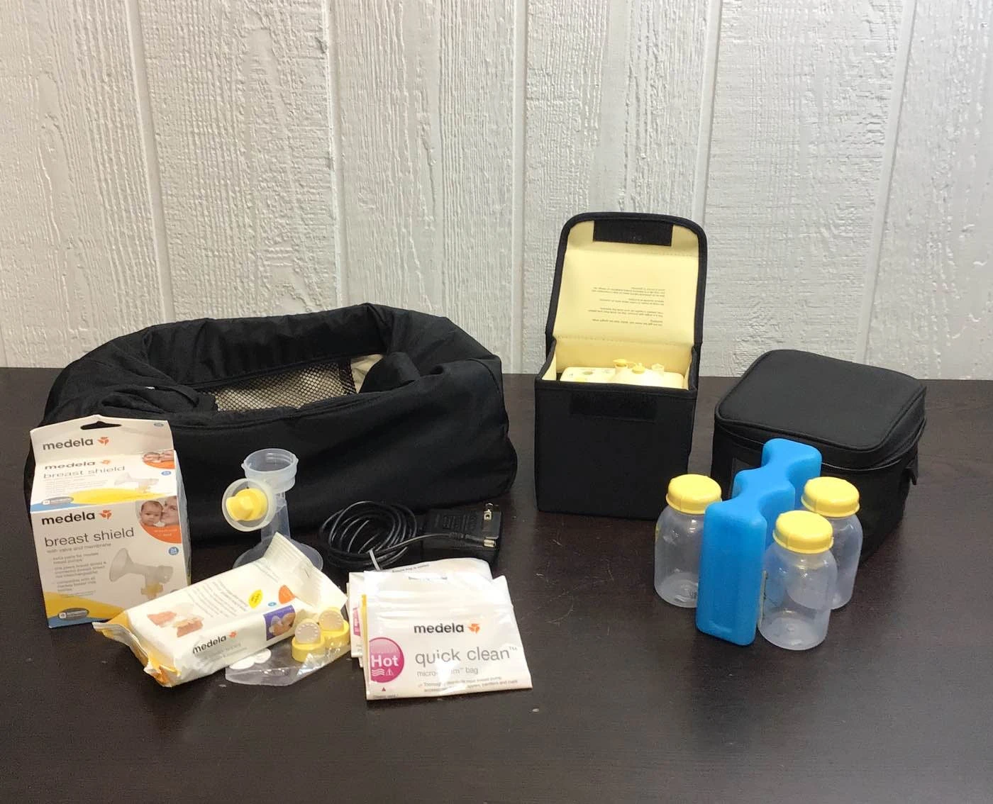 Medela Pump In Style Advanced Breast Pump, With Shoulder Bag & Accessories 3 Medela Pump In Style Advanced Breast Pump, With Shoulder Bag & Accessories