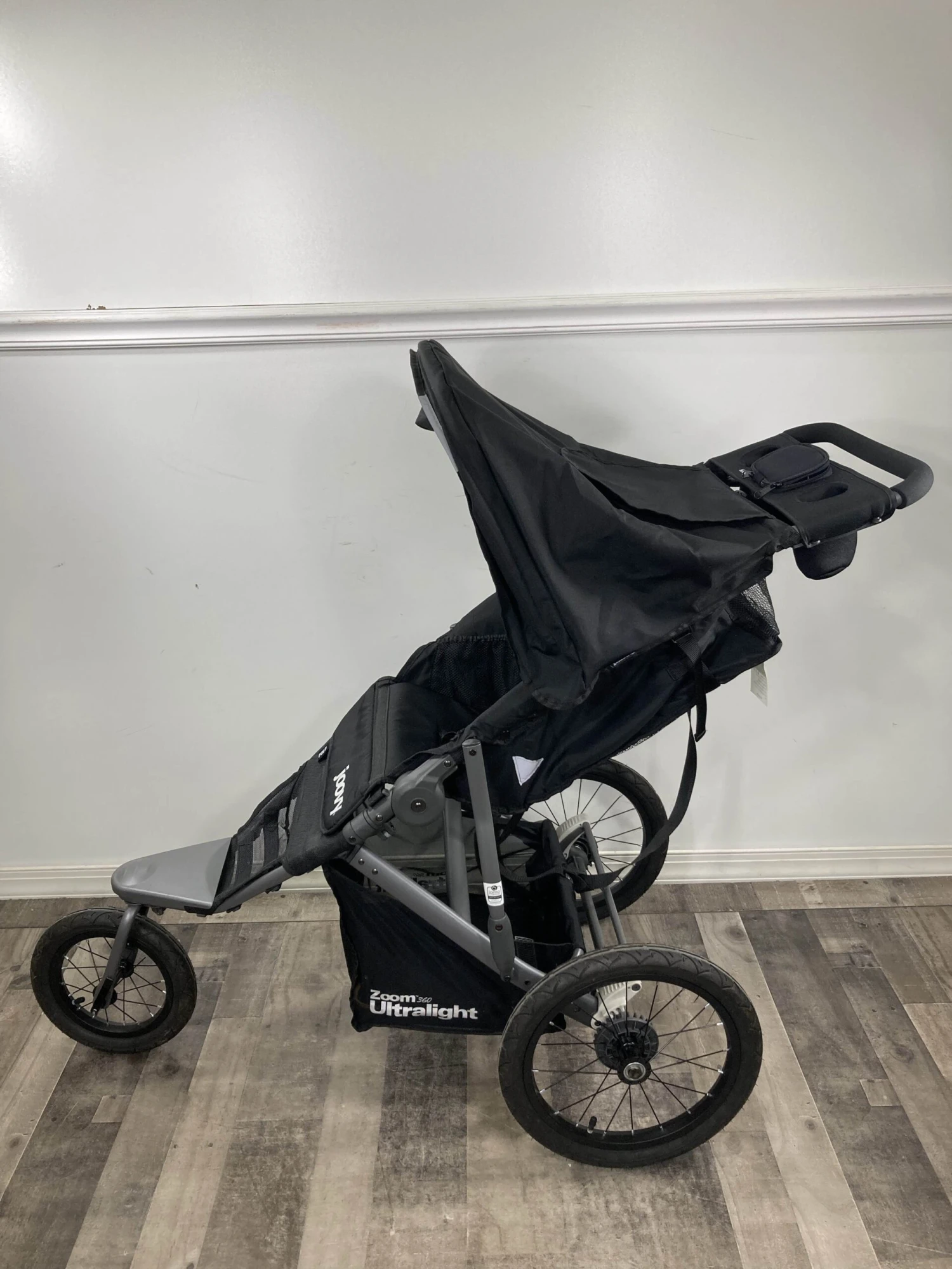 Joovy Zoom 360 Ultralight Jogging Stroller 4 Joovy Zoom 360 Ultralight Jogging Stroller - Image 2