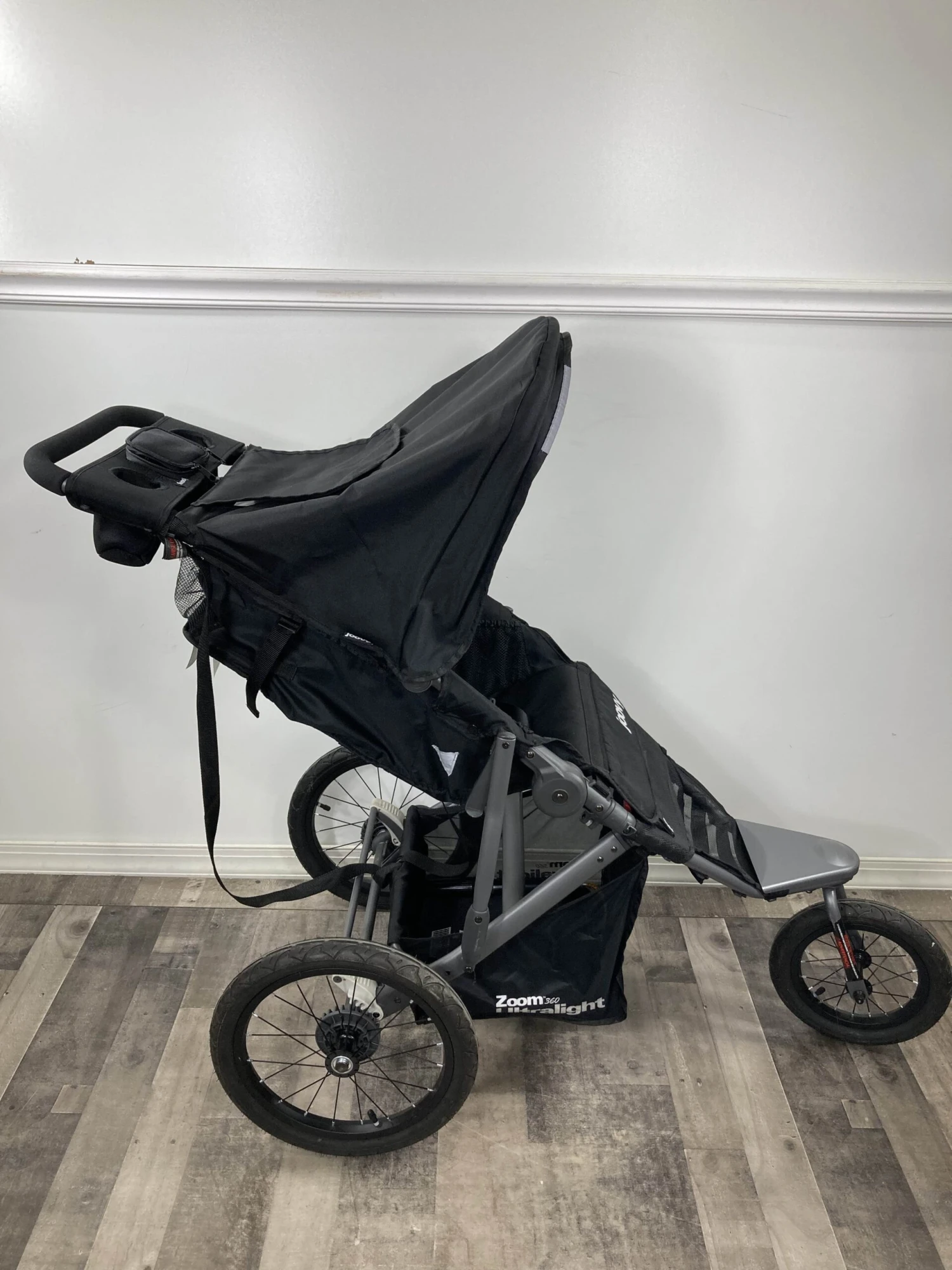 Joovy Zoom 360 Ultralight Jogging Stroller 8 Joovy Zoom 360 Ultralight Jogging Stroller - Image 6