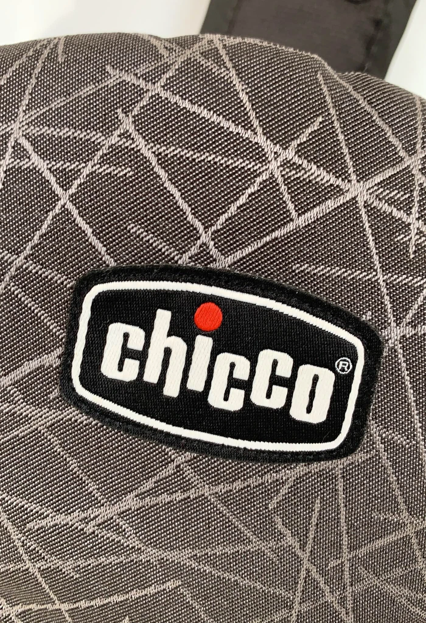 Chicco Ultrasoft Infant Carrier, Black Red & Dark Gray 4 Chicco Ultrasoft Infant Carrier, Black Red & Dark Gray - Image 2