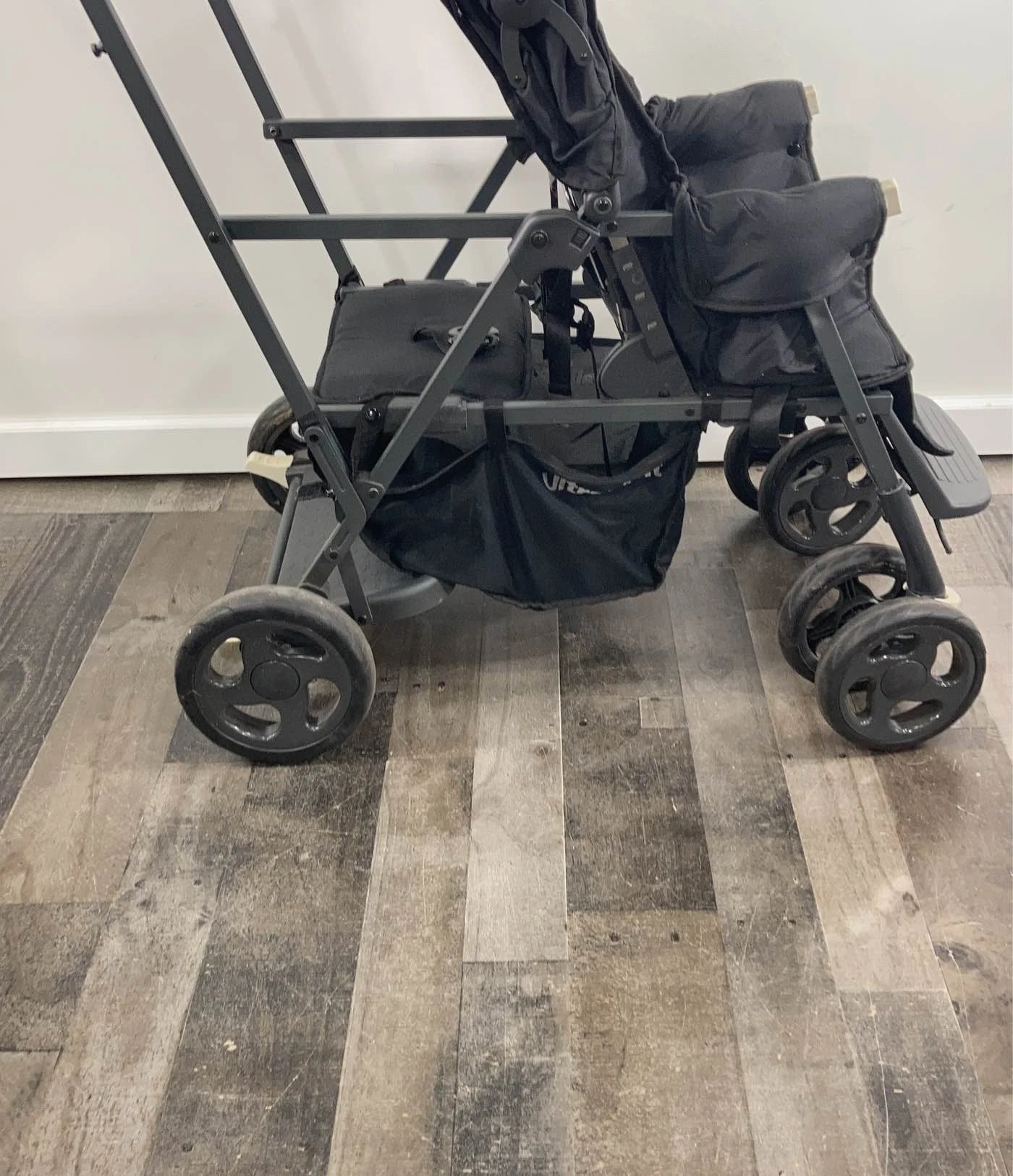 Joovy Caboose Ultralight Graphite Stroller, Black, 2018 12 Joovy Caboose Ultralight Graphite Stroller, Black, 2018 - Image 10