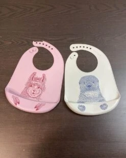 Modern-Twist Silicone Bucket Bib