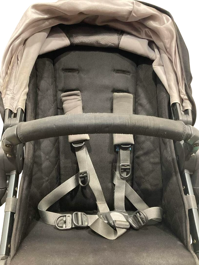 UPPAbaby VISTA Stroller, 2016, Jake (Black) 6 UPPAbaby VISTA Stroller, 2016, Jake (Black) - Image 4