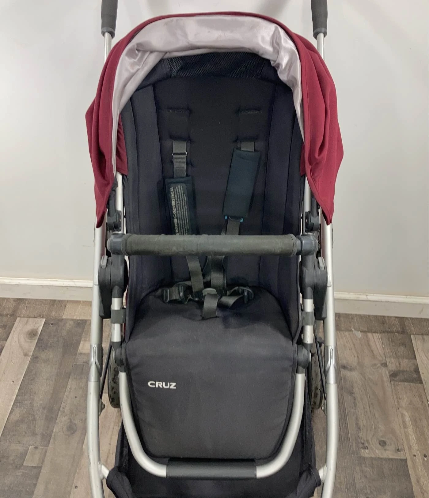UPPAbaby CRUZ Stroller, Samantha (Magenta), 2017 8 UPPAbaby CRUZ Stroller, Samantha (Magenta), 2017 - Image 6