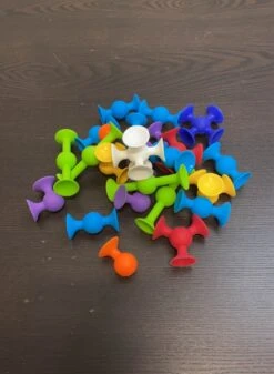 Fat Brain Toys Mini Squigz