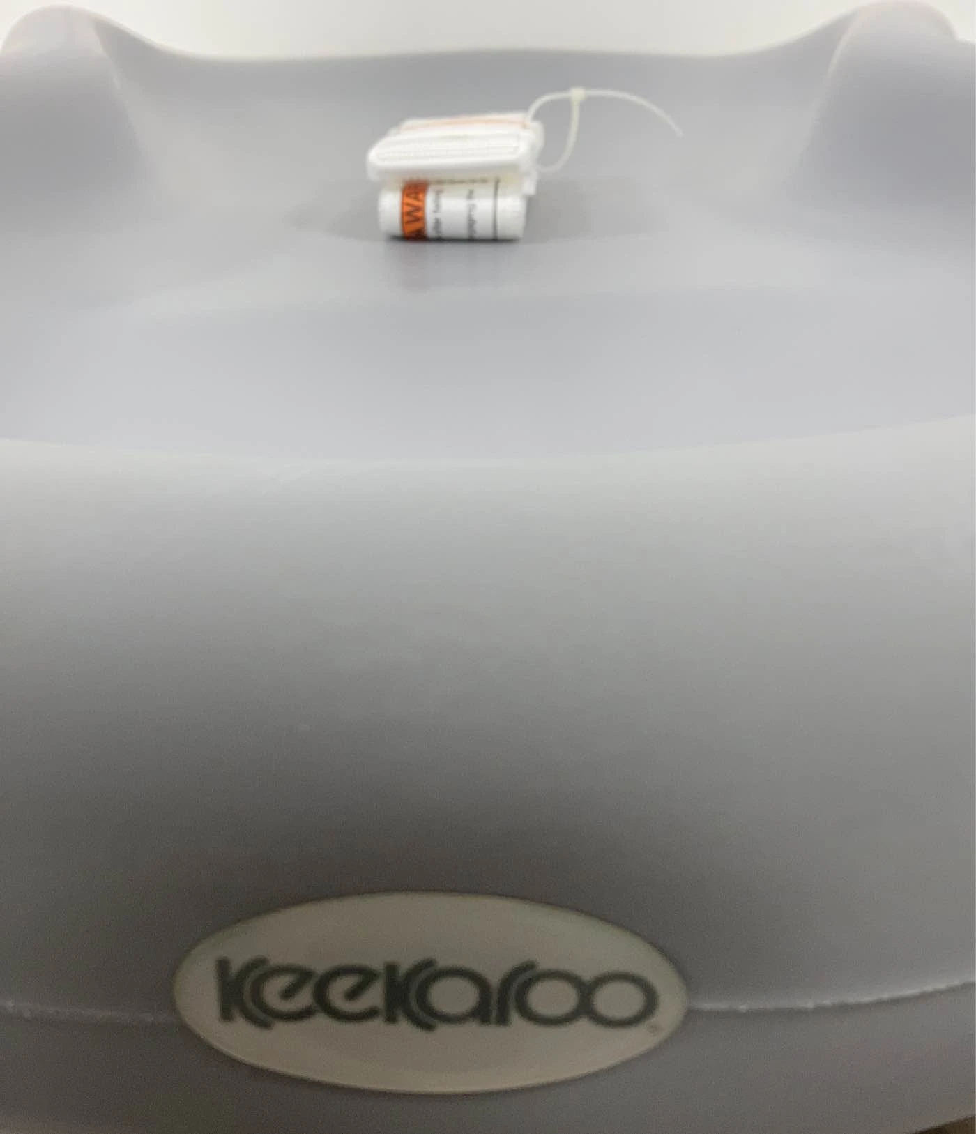 Keekaroo Peanut Changer, Gray 6 Keekaroo Peanut Changer, Gray - Image 4