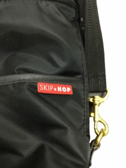 Skip Hop Versa Expandable Diaper Bag -Kindly Baby Shop f65d3bb2 8a01 4de5 b061 6aa94ecc0def