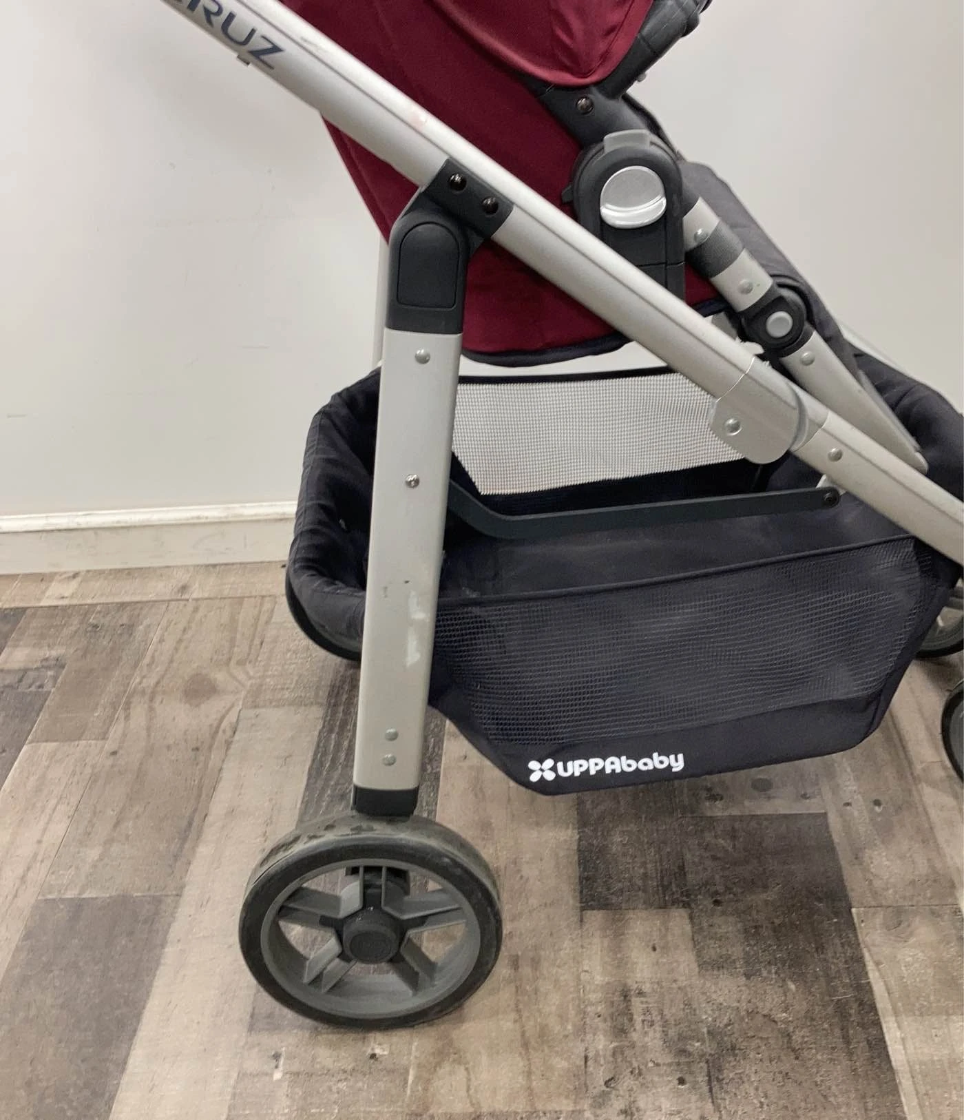 UPPAbaby CRUZ Stroller, Samantha (Magenta), 2017 11 UPPAbaby CRUZ Stroller, Samantha (Magenta), 2017 - Image 9