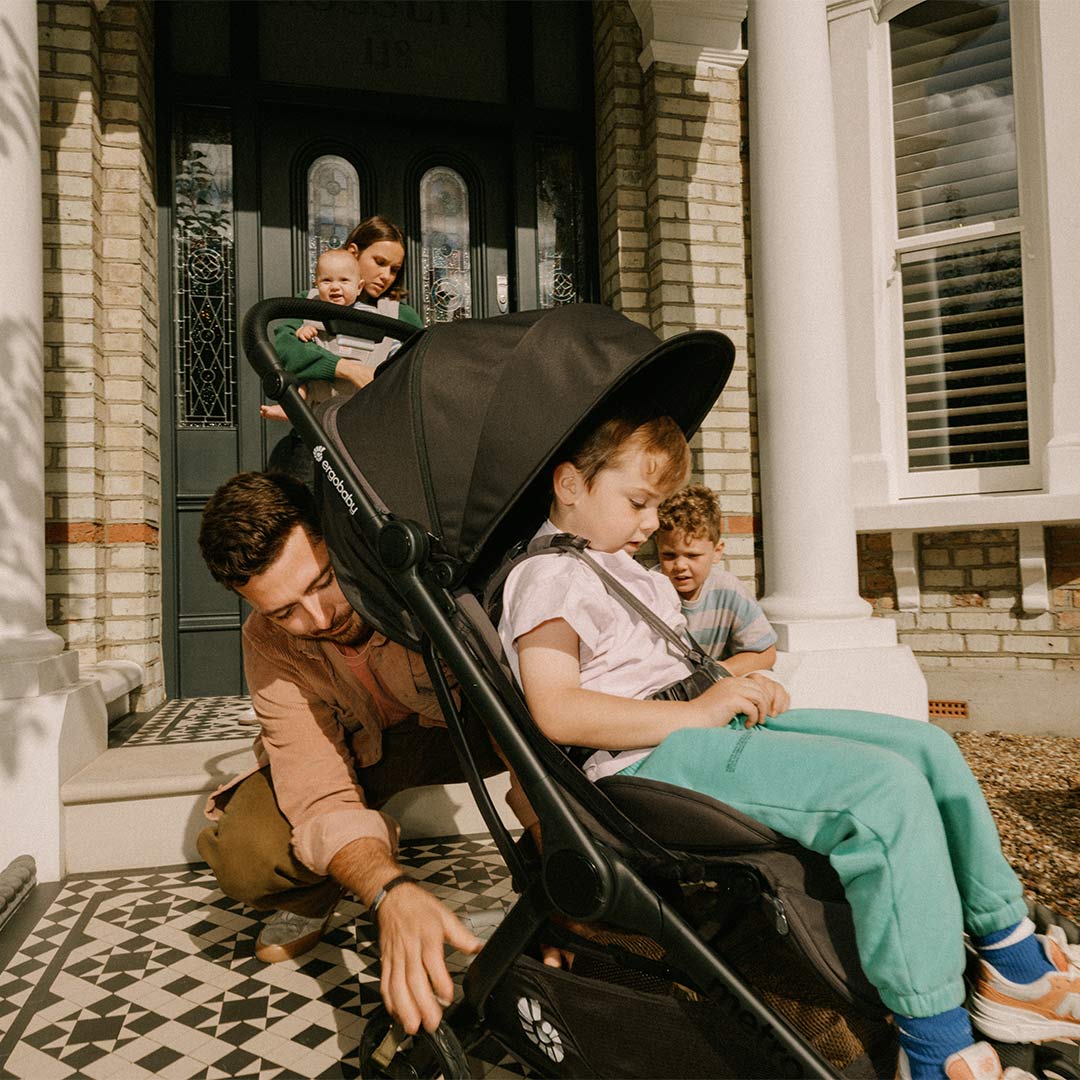 Kindly Baby Shop 40 Kindly Baby Shop -Kindly Baby Shop ergobaby metro 3 compact stroller onyx black lifestyle